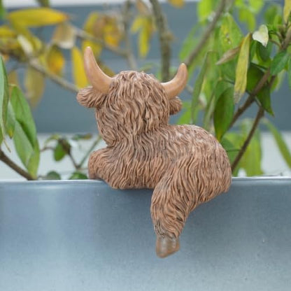 Highland Cow Statue with Red Wine Plant Pot Hugger - style: Cow Wine