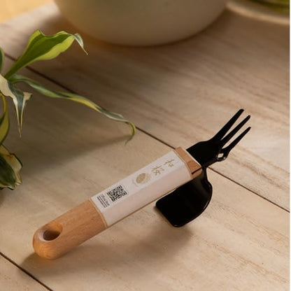 Wazakura Japanese Weeding Fork – Dual Prong Root Remover Tool for Dandelions & Thistles – Deep Root Extractor with Comfortable Wooden Handle – Durable Steel Garden Tool, Made in Japan