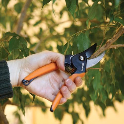 Fiskars SoftGrip Bypass Pruning Shears, 5/8” Cut Capacity Garden Clippers - style: Soft Grip Pruner