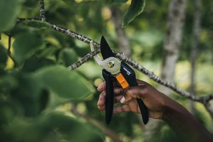 Fiskars bypass pruning shears for fresh branches and twigs, non-stick coated, steel blades/FibreComp handles, black/orange, Solid, P121, 1057160