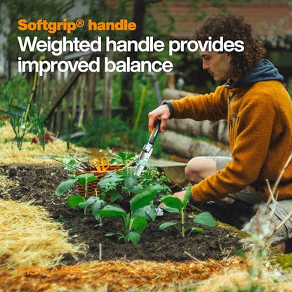 Fiskars Xact Hand Weeder, Stainless Steel Blade Garden Tool