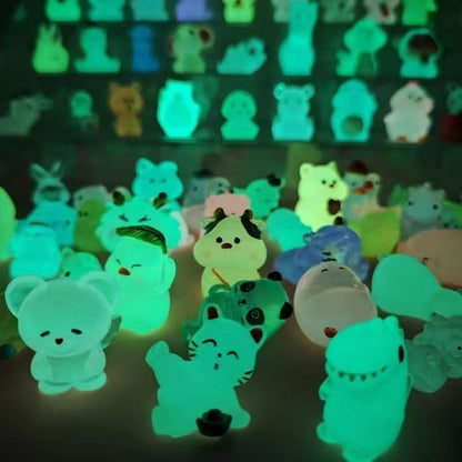 50PCS Luminous Mini Resin Animals, Random Style Resin Animals Variety Pack - color: Glow Animals