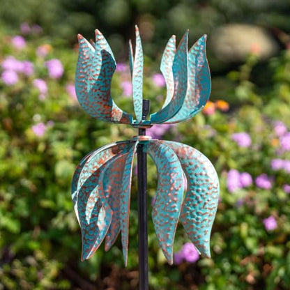 Viveta Wind Spinners Outdoor-360° Rotating Garden Spinner - color: Green-b