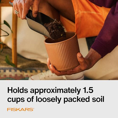 Fiskars Soil Scoop for Potting & Transplanting, 1.5 Cup Capacity, Black - style: Soil Scoop