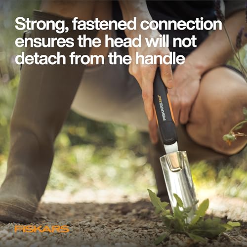 Fiskars Xact Hand Weeder, Stainless Steel Blade Garden Tool