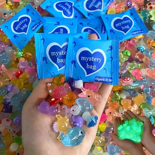 100pcs Mini Glow in The Dark Animal Resin Models, Mystery Mini Figures Set, Luminous Farm & Ocean Animals for Fairy Garden Decor, Individually Wrapped Blind Bag